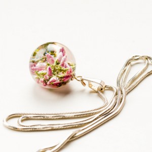 Biżuteria z kwiatów, Polska biżuteria hand made.