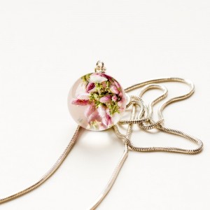 Biżuteria z kwiatów, Polska biżuteria hand made.