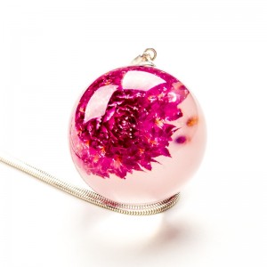 Naszyjnik z żywicy artystyczny ręcznie robiony z prawdziwym różowym kwiatem 1
