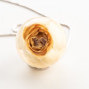 Biżuteria artystyczna z herbacianą różą.