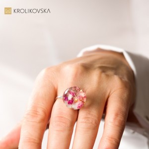 Biżuteria personalizowana pierścionek od jubilera.