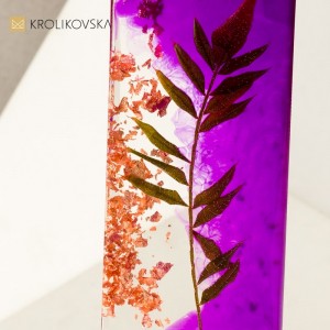 Fioletowy prostokątny naszyjnik artystyczny z prawdziwą paprotką