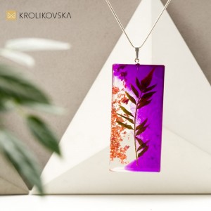 Fioletowy prostokątny naszyjnik artystyczny z prawdziwą paprotką