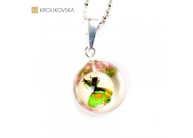 Modny naszyjnik do zielonej sukienki, Polska biżuteria.