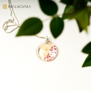 Wyjątkowa kolekcja biżuterii- naszyjnik kwiatowy.