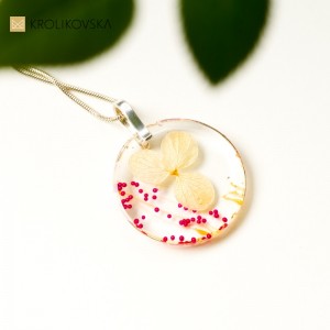 Wyjątkowa kolekcja biżuterii- naszyjnik kwiatowy.