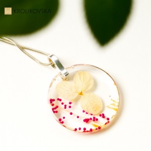 Wyjątkowa kolekcja biżuterii- naszyjnik kwiatowy.