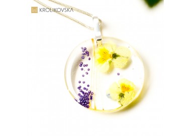 Biżuteria do brązowych stylizacji- elegancki naszyjnik.