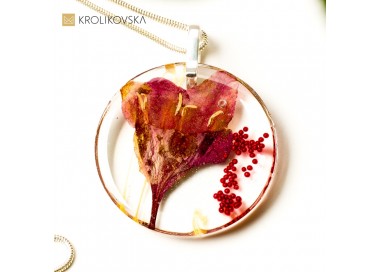 Prezent dla niej na urodziny elegancki naszyjnik.