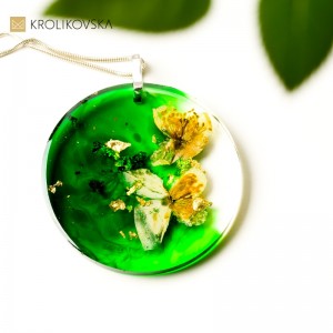 Unikalny zielony naszyjnik artystyczny.
