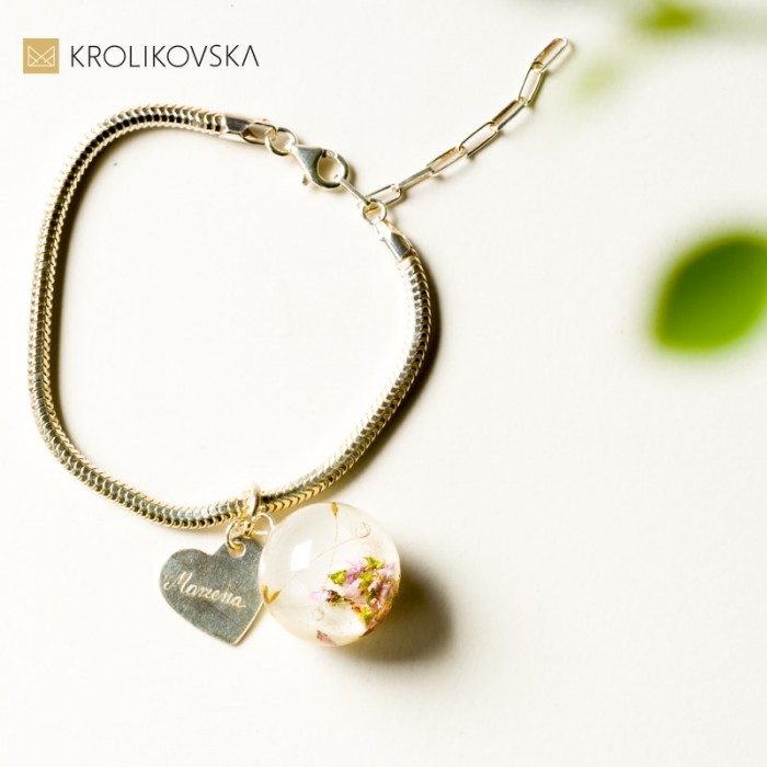 Bransoletka z grawerem i dmuchawcem.