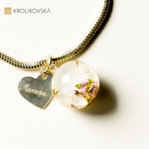 Bransoletka z grawerem i dmuchawcem.