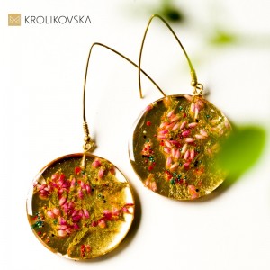 Prezent, kolczyki koła pozłacane z wrzosem.