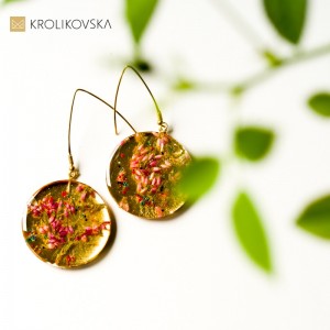 Prezent, kolczyki koła pozłacane z wrzosem.