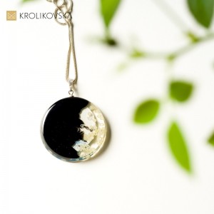 Unikatowy naszyjnik, elegancki naszyjnik z grafiką.