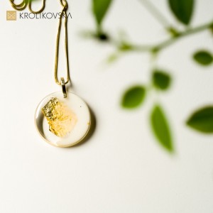 Ręcznie robiona biżuteria artystyczna, elegancki naszyjnik.