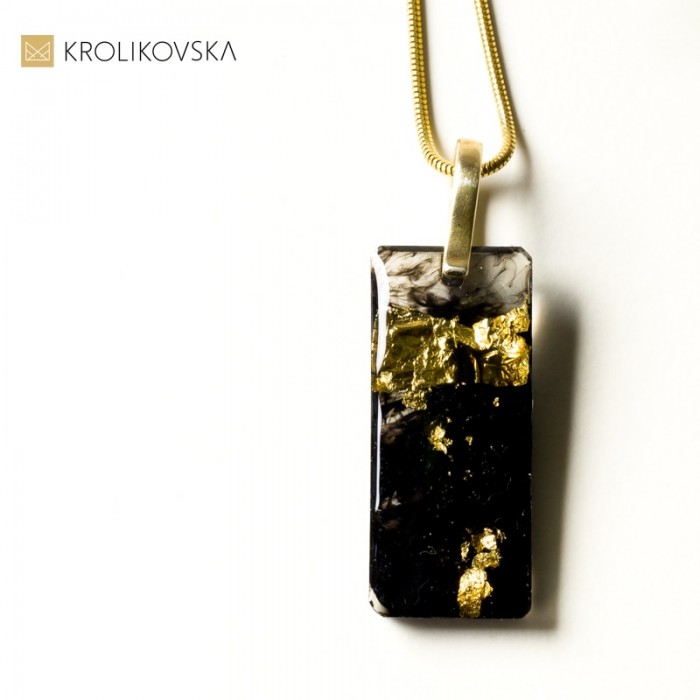 Geometryczna ręcznie robiona biżuteria artystyczna.