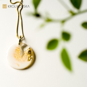 Biżuteria artystyczna złocona ręcznie robiona.