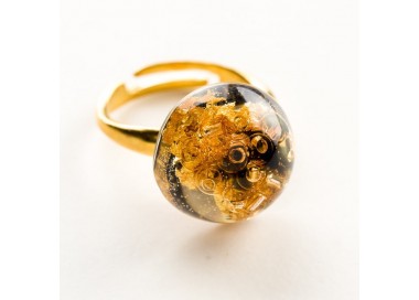 Elegancki pierścionek ręcznie robiony pozłacany z czarno – złotym oczkiem 1
