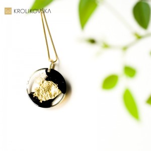 Długi naszyjnik do swetra, elegancki naszyjnik. Długi naszyjnik do swetra, elegancki naszyjnik.