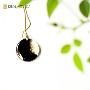 Długi naszyjnik do swetra, elegancki naszyjnik. Długi naszyjnik do swetra, elegancki naszyjnik.