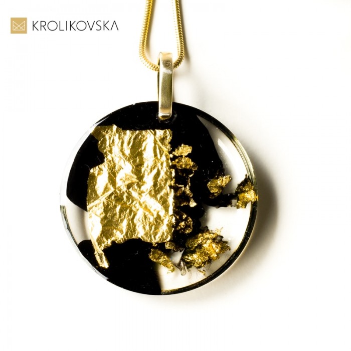 Biżuteria do sukienki na wesele, elegancki naszyjnik.