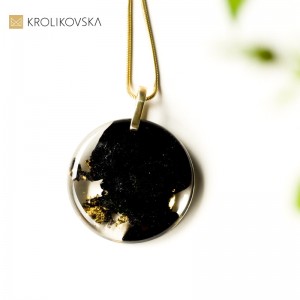 Biżuteria do sukienki na wesele, elegancki naszyjnik.