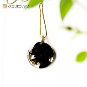 Biżuteria do sukienki na wesele, elegancki naszyjnik.