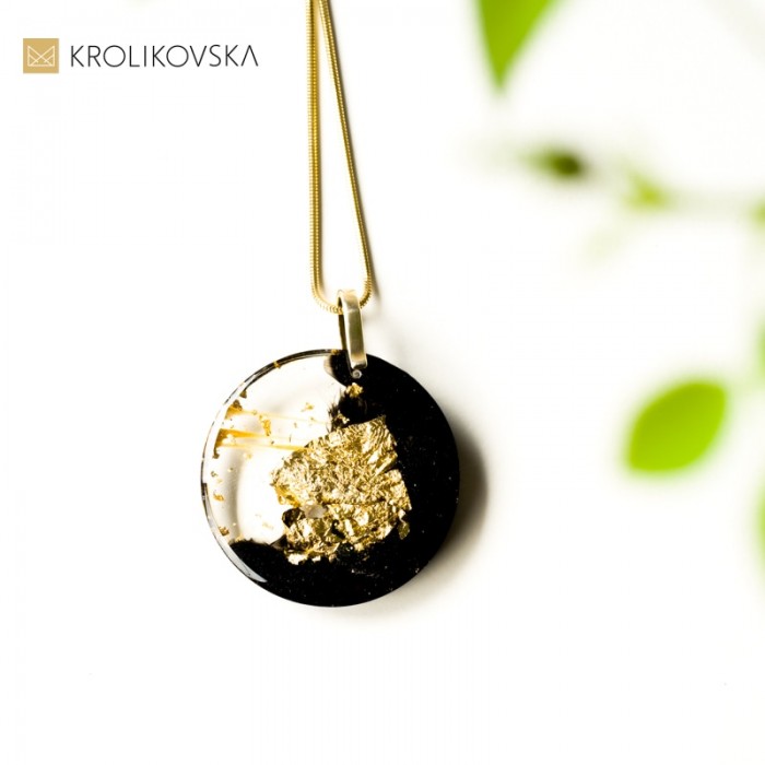 Współczesna biżuteria na prezent.