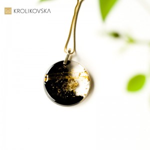 Współczesna biżuteria na prezent.