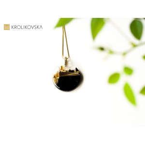 Modny naszyjnik czarno złoty.