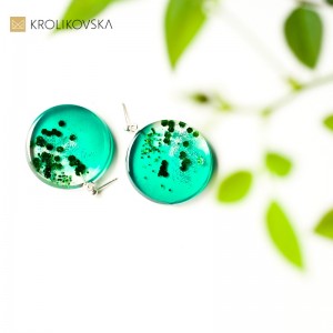 Kolczyki zielone, duże koła na wkrętkach.
