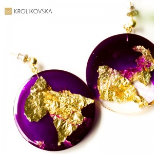 Kolczyki fioletowe, duże koła na wkrętkach.