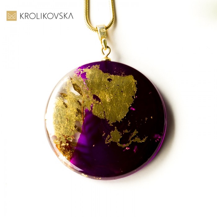 Wisiorki damskie ponadczasowa autorska biżuteria.