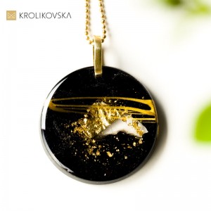 Unikalny projekt eleganckiego naszyjnika.