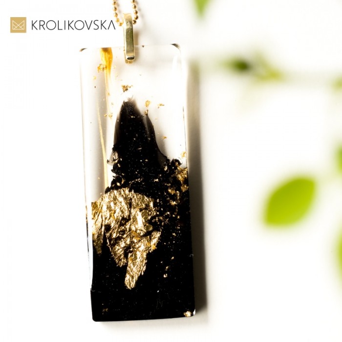 Duży naszyjnik, elegancki naszyjnik.