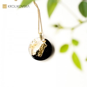 Spektakularny elegancki naszyjnik. Spektakularny elegancki naszyjnik.