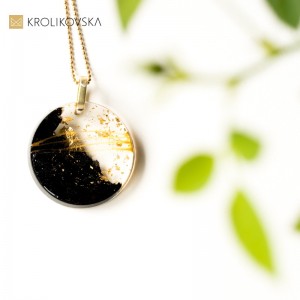 Spektakularny elegancki naszyjnik. Spektakularny elegancki naszyjnik.