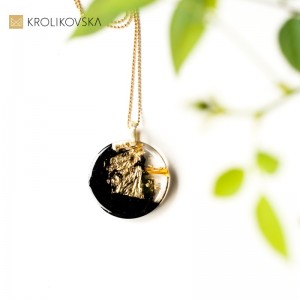 Biżuteria srebrna pokryta złotem, elegancki naszyjnik.