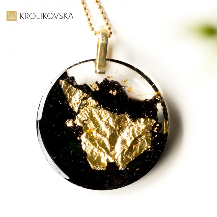 Niezwykły prezent, elegancki naszyjnik. Niezwykły prezent, elegancki naszyjnik.