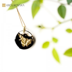 Niezwykły prezent, elegancki naszyjnik. Niezwykły prezent, elegancki naszyjnik.