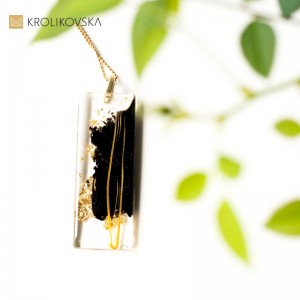 Prezent na święta dla dziewczyny, elegancki naszyjnik.