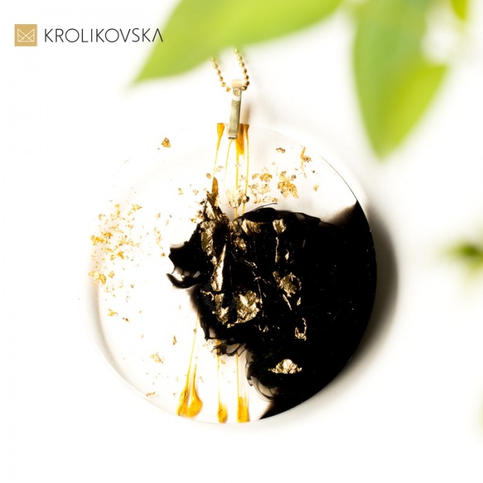 Prezent na święta dla mamy, elegancki naszyjnik.