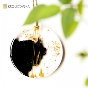 Prezent na święta dla mamy, elegancki naszyjnik.