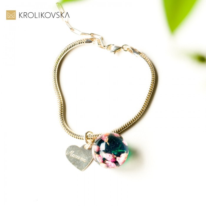 Bransoletka srebrna damska z kwiatami wrzośca w zawieszce.