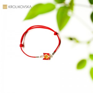 Bransoletka czerwona.