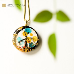 Biżuteria delikatna malowana- naszyjnik pozłacany.