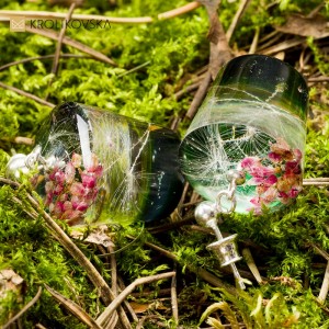 Biżuteria artystyczna, zielone wiszące kolczyki.