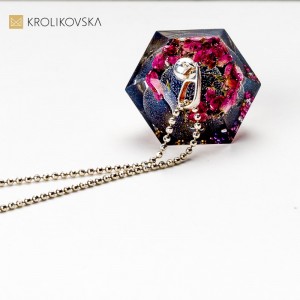 Autorski naszyjnik kwiaty i kamienie naturalne agat.