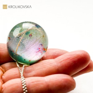 Naszyjnik prezent lazurowa kula z dmuchawcem.